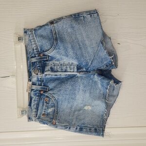 NWT Levi's Women's 501 Button-Fly High Rise Shorts. Size 24.